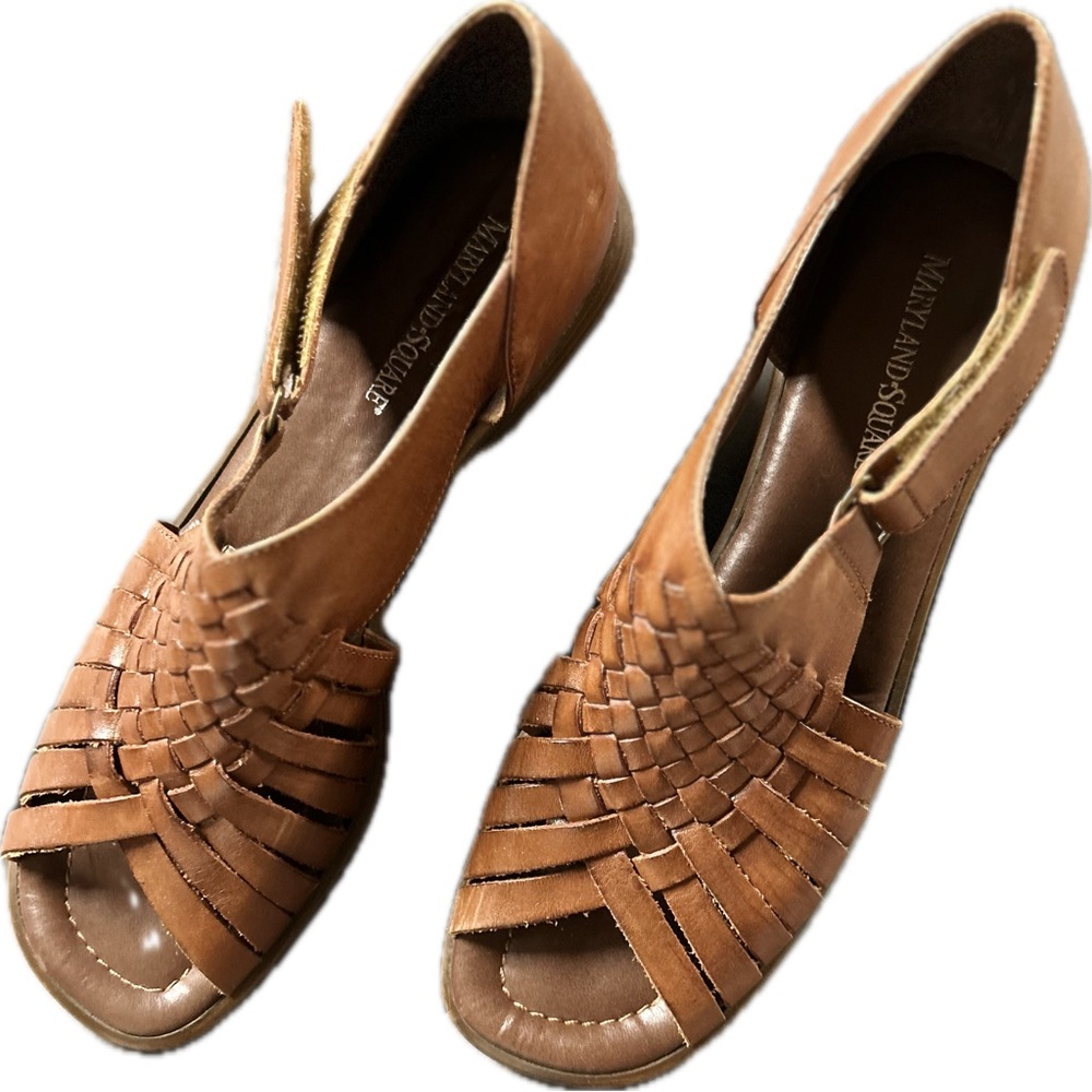 Naturalizer Tan Loafers with Woven Details